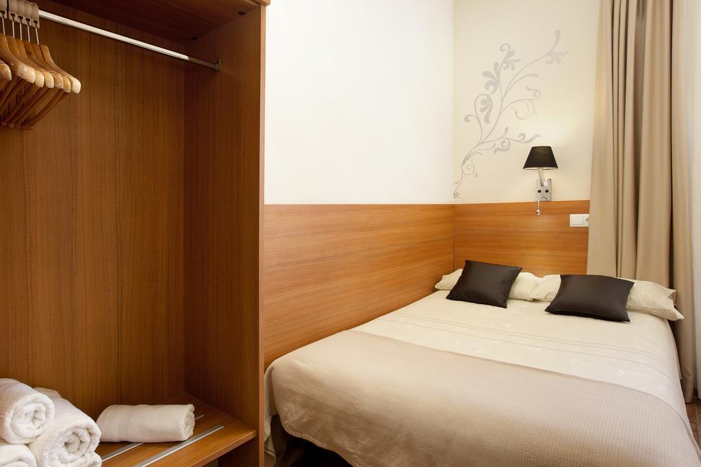 Pension Mariluz Barcelona Zimmer foto