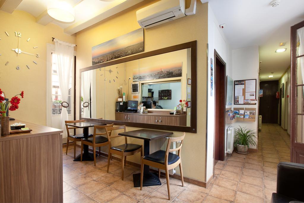 Pension Mariluz Barcelona Exterior foto