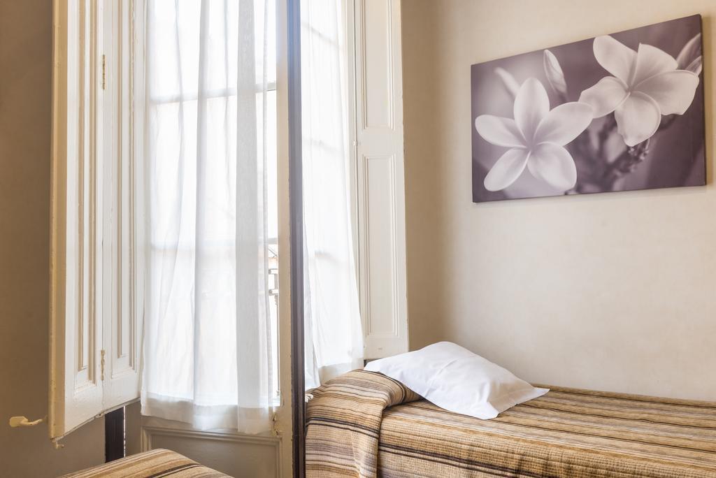 Pension Mariluz Barcelona Exterior foto