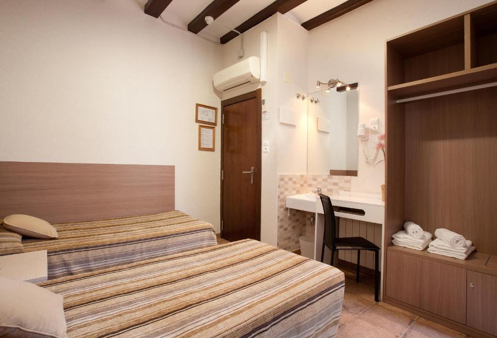 Pension Mariluz Barcelona Zimmer foto